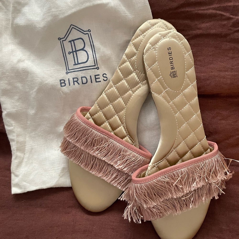 Birdies Fringe Sandal like new!